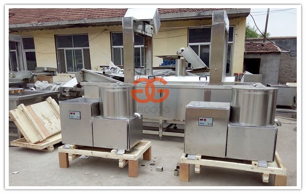 Machine à frire pour crépitements de porc frits au Royaume-Uni